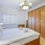 Authentic 2br In The Heart Of By 360 Estates Apartmán