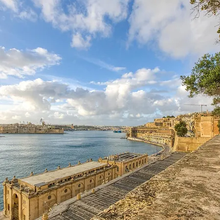 Authentic 2br In The Heart Of By 360 Estates Apartment Valletta