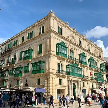 Апартаменты Authentic 2br In The Heart Of By 360 Estates *