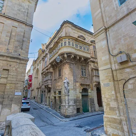 Authentic 2br In The Heart Of By 360 Estates Valletta