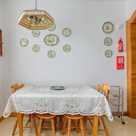 Апартаменты Authentic 2br In The Heart Of By 360 Estates *