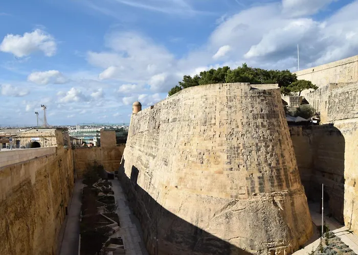 Authentic 2br In The Heart Of By 360 Estates * Βαλέτα