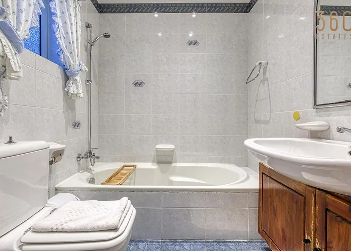 Διαμέρισμα Authentic 2br In The Heart Of By 360 Estates