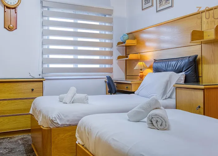 Διαμέρισμα Authentic 2br In The Heart Of By 360 Estates *