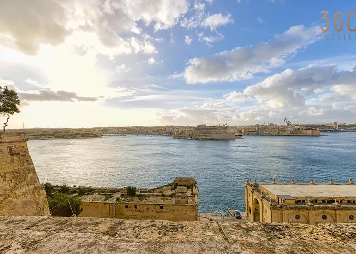 Διαμέρισμα Authentic 2br In The Heart Of By 360 Estates