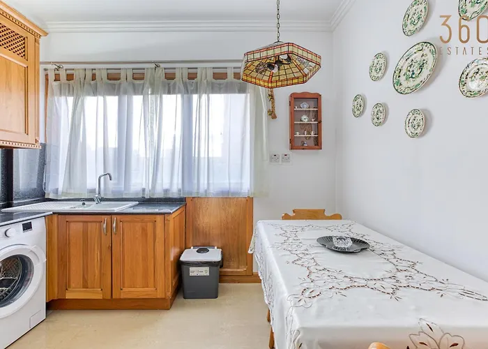 Authentic 2br In The Heart Of By 360 Estates Διαμέρισμα