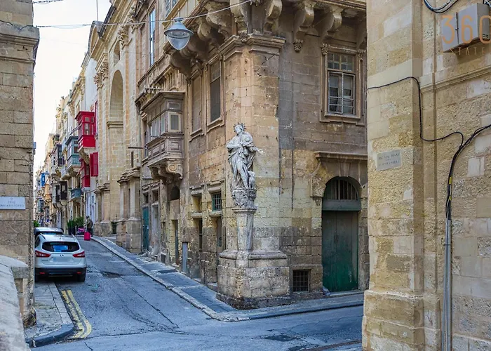 Διαμέρισμα Authentic 2br In The Heart Of By 360 Estates *